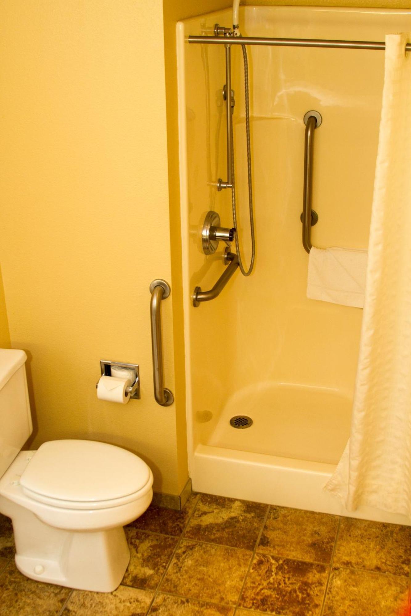Cottonwood Inn & Suites Phillipsburg Стая снимка